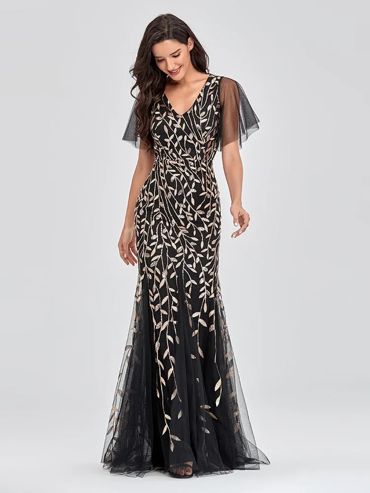 BerriesJam - 2024Plus Size V Neck Short Sleeve Lace Appliques Party Dress