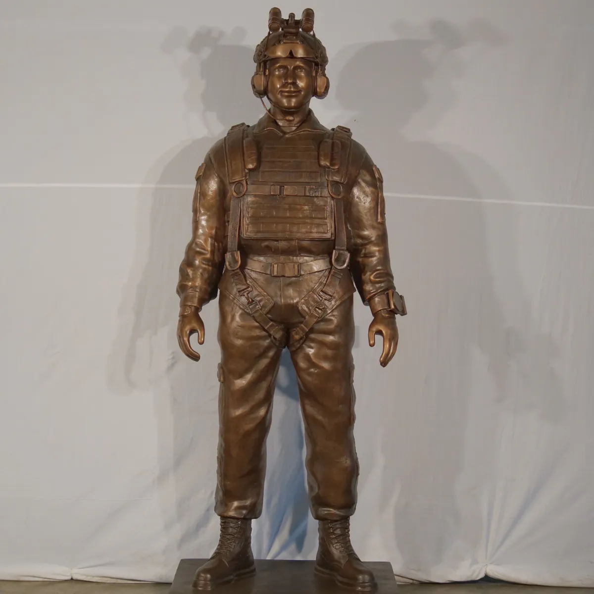 Freefall Jumper Soldier Statue