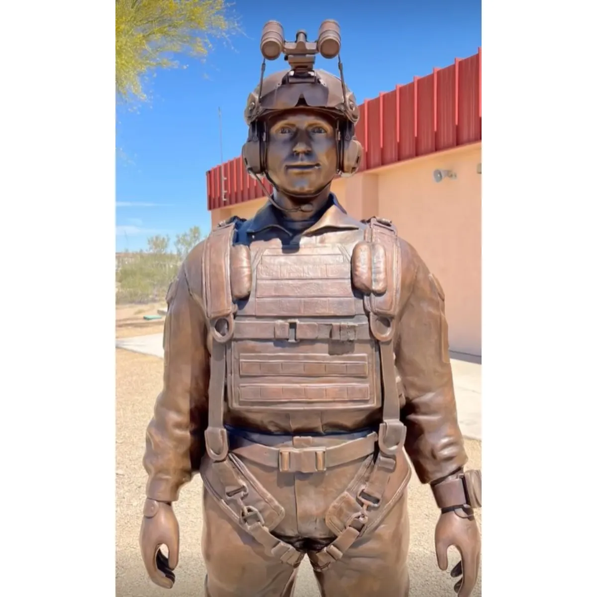 Freefall Jumper Soldier Statue