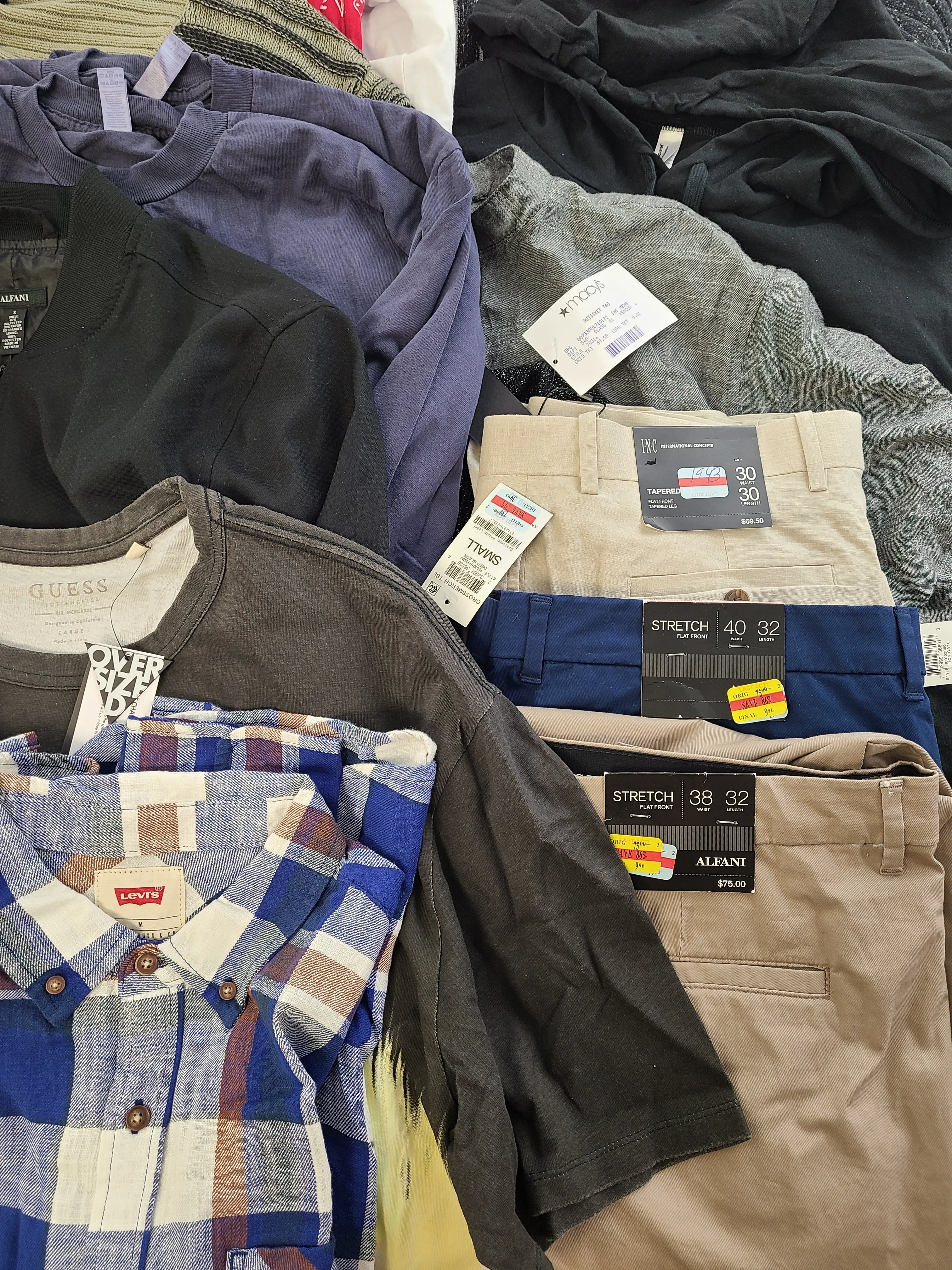 Men's Clothing Wholesale Lot Levi's, Puma, Nike, Adidas, Guess, Weatherproof Vintage, American Apparel, INC and more, 25 Units, Shelf Pulls, MSRP $1,553.98