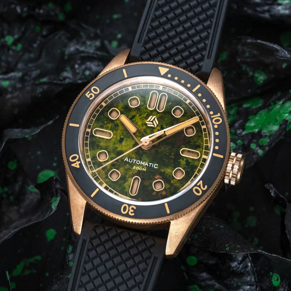 Selten Salvage&nbsp;Bronze &ndash; Terrarium (Green&nbsp;Patina&nbsp;Dial)