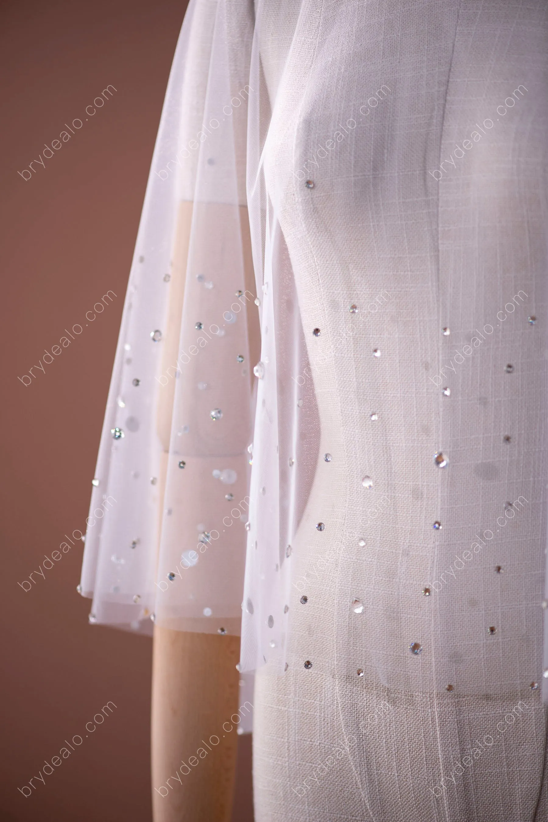 Trendy Shiny Rhinestones Tulle Bridal Cape
